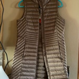 Duluth Trading Co Women's Quilted Tan Vest